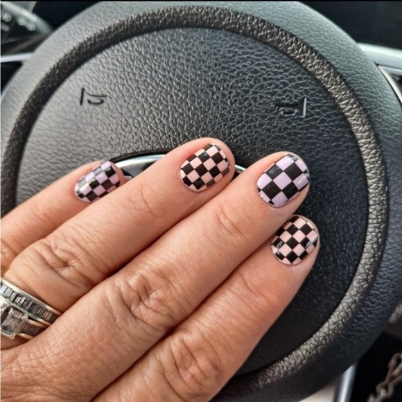 *Retired* Color Street: Check Yourself | Checkerboard Racing Clear Overlay - Picture 5 of 13